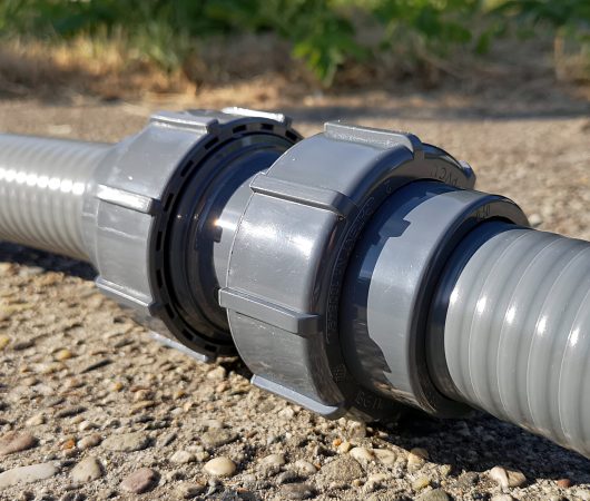 PVC-Klebeschlauch als PVC-Rohr-Alternative im Poolbau